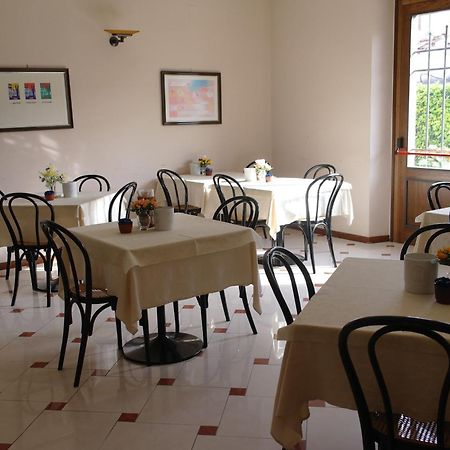 Hotel Armando' S Сулмона Екстериор снимка