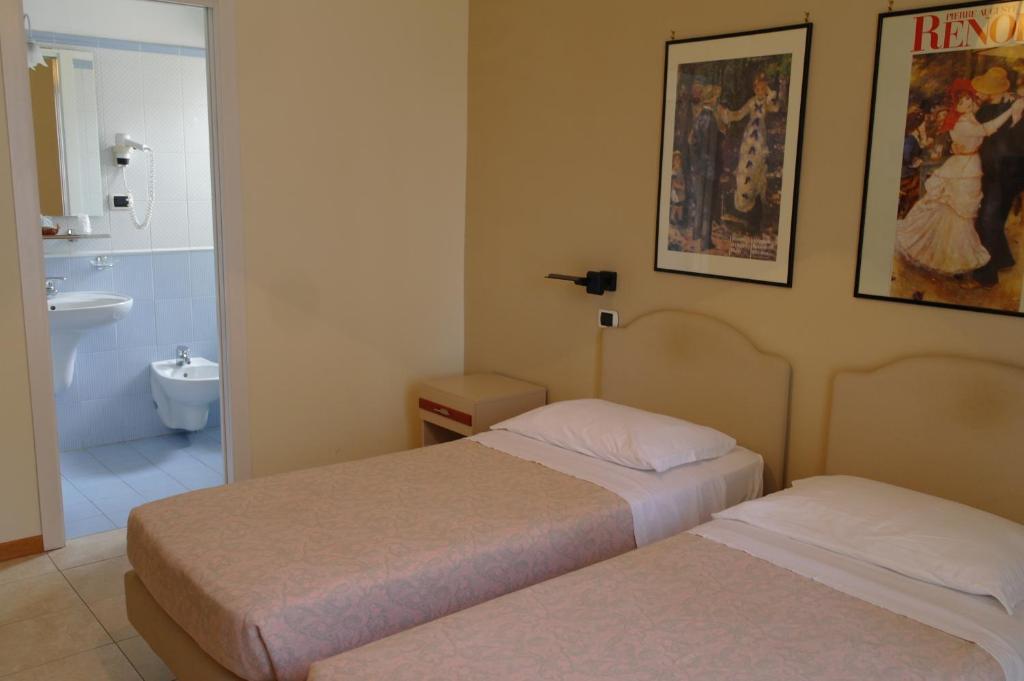 Hotel Armando' S Сулмона Стая снимка